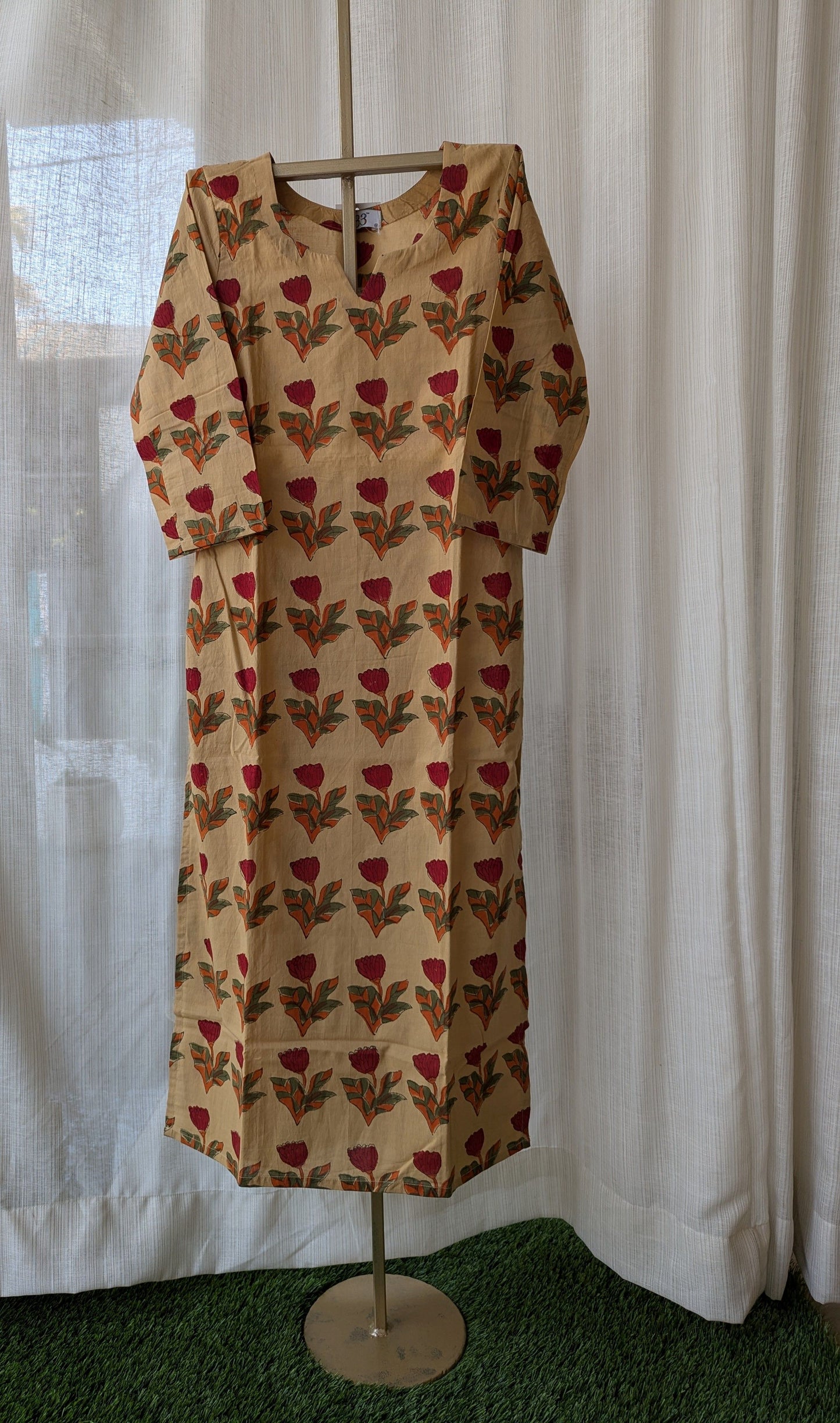 Hand Block Red Flower Kurti