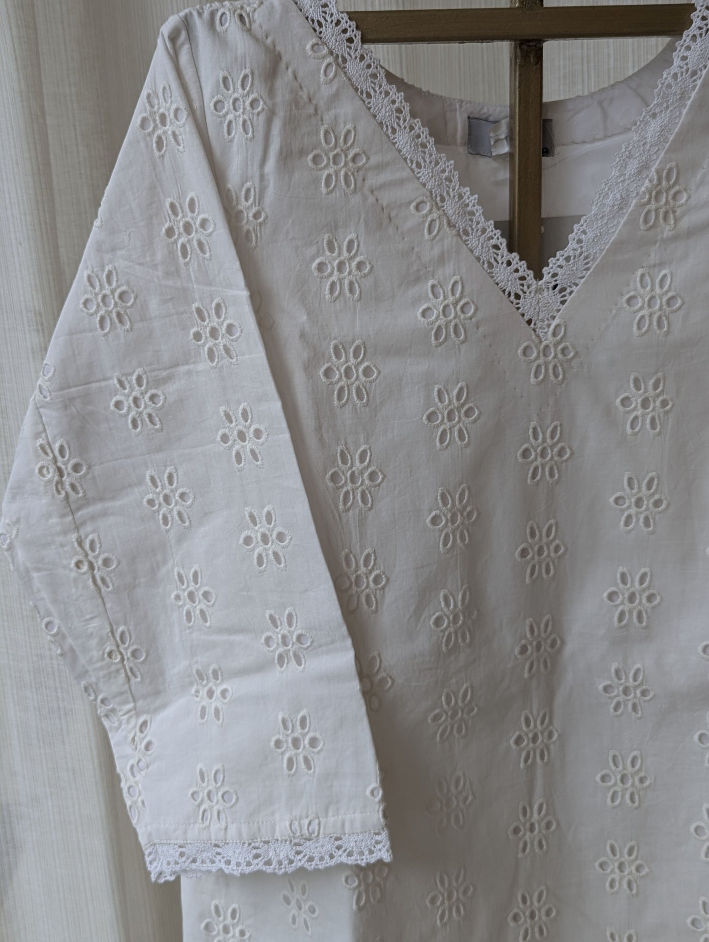 White Hakoba Straight Kurti