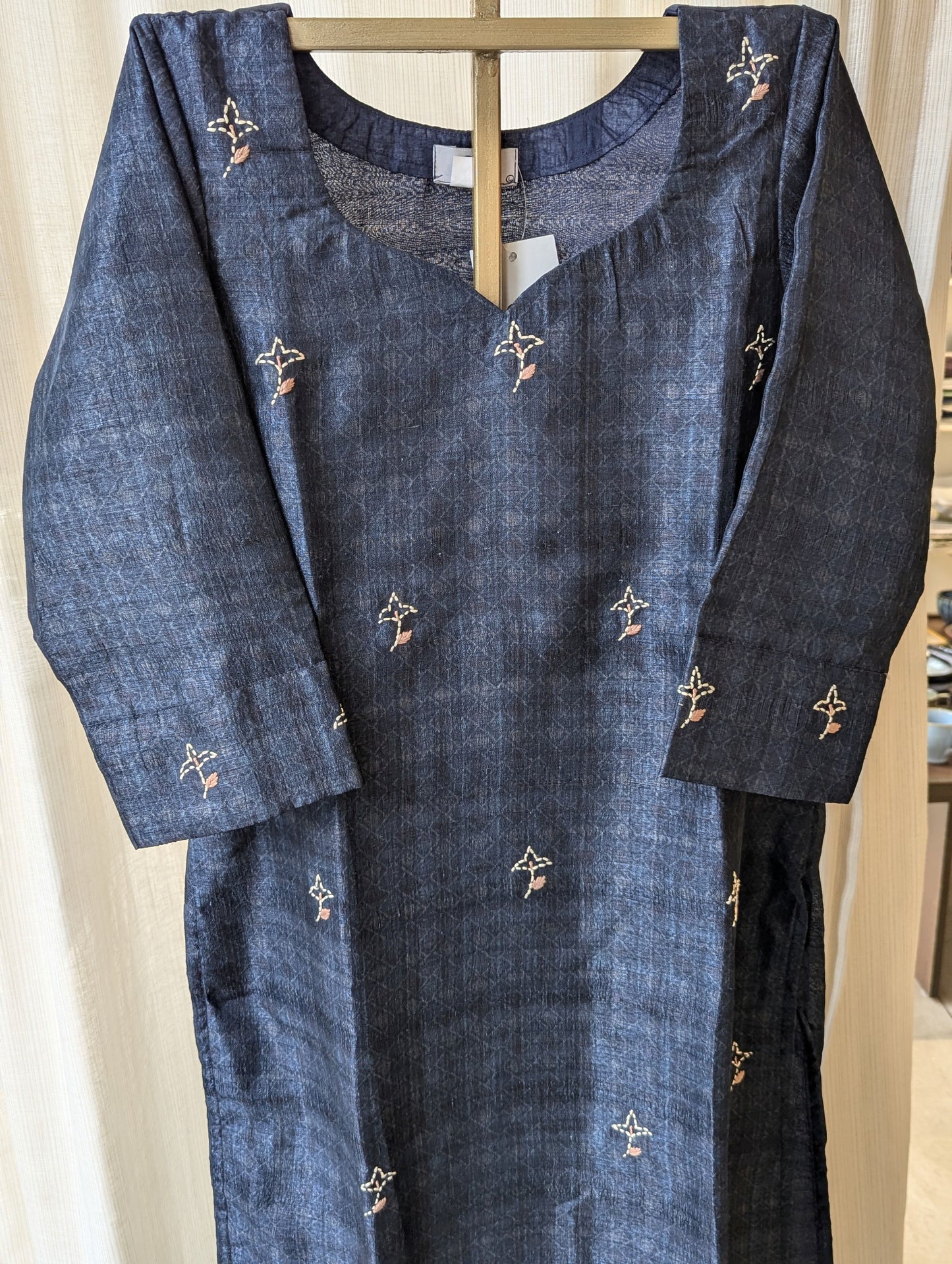 Semi Tussar Kurti