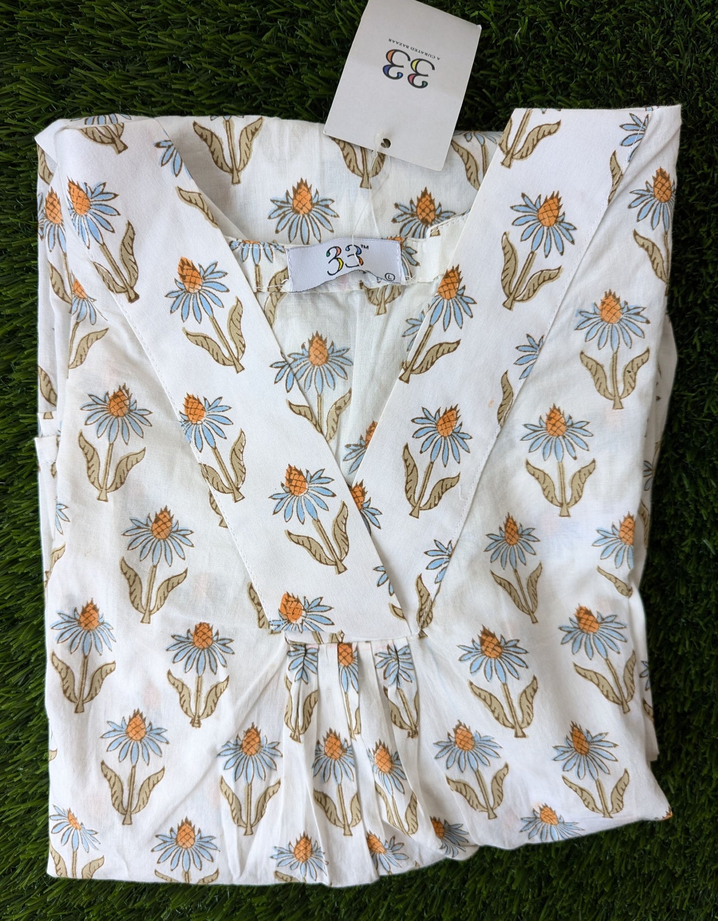 Mul Cotton V Neck White And Blue Kurta