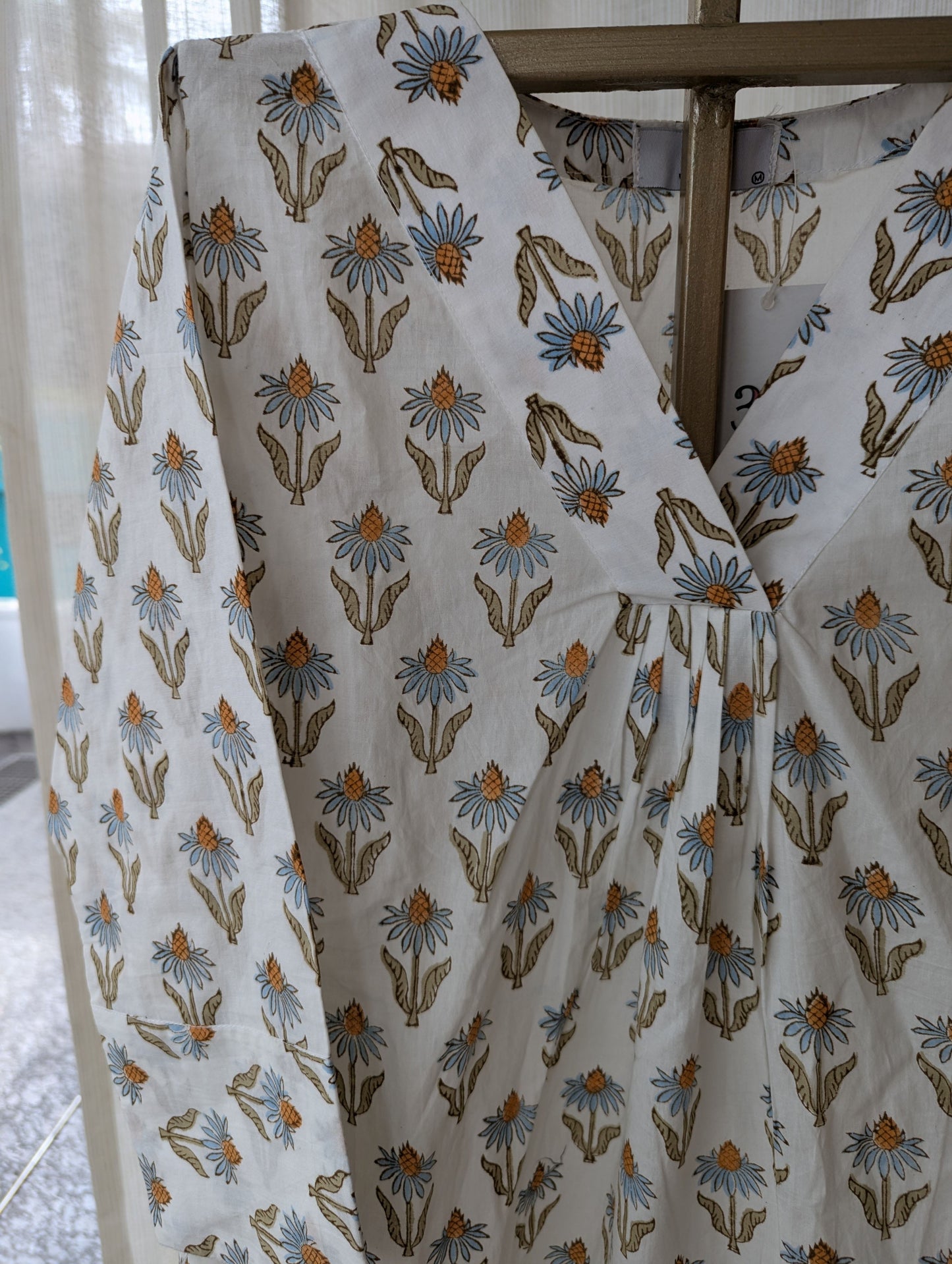 Mul Cotton V Neck White And Blue Kurta