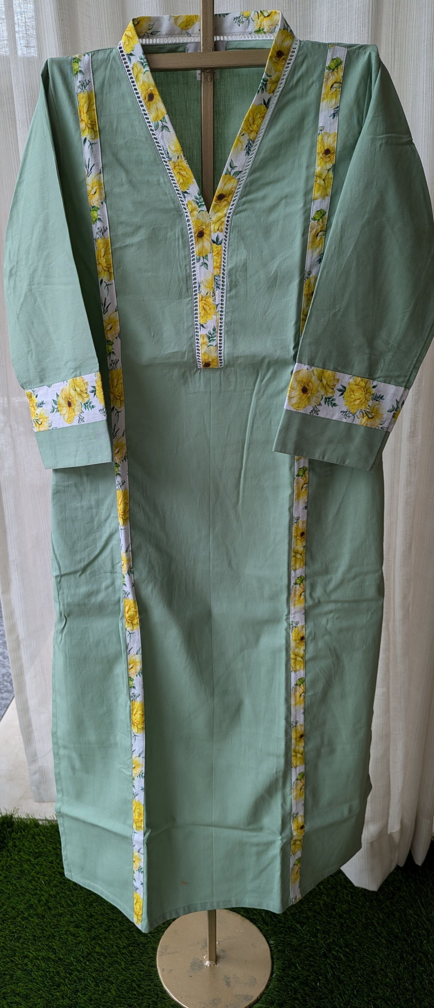 Green Mul cotton v Neck Yellow Border Kurti