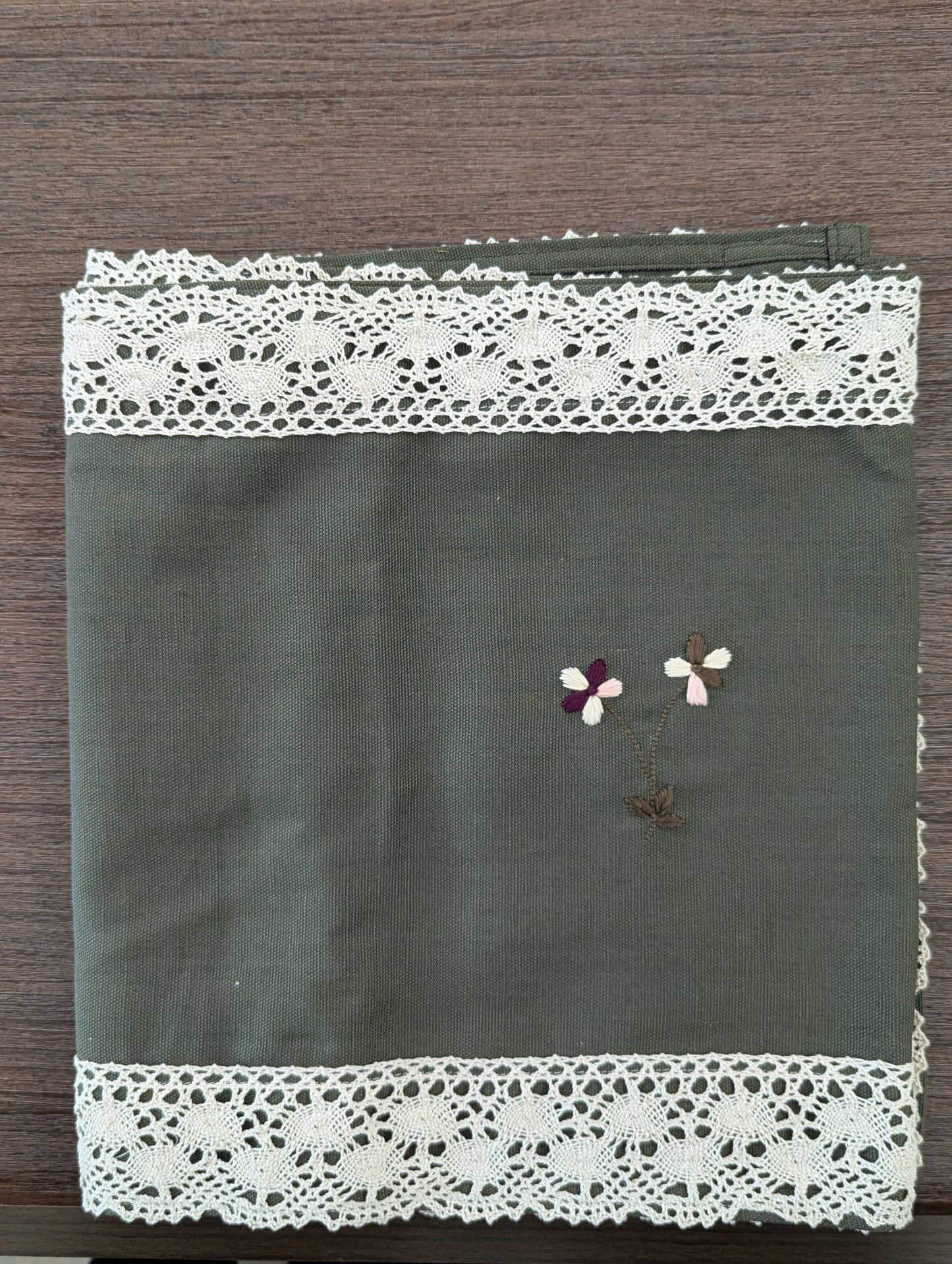 Table Runner 8 Seater Embroidery