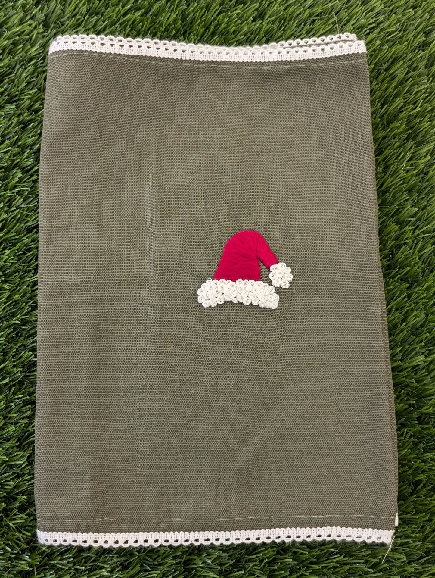 Table Runner embroidery 4