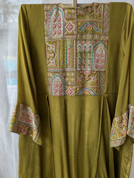 Green chinon  semi partywear top